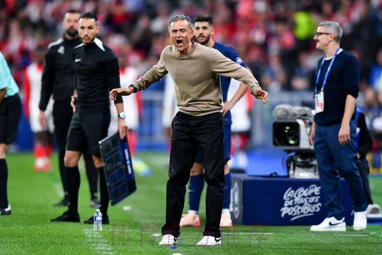 恩里克执教俱乐部15场单场决胜的决赛赢下14场,只输掉世俱杯 恩里克执教俱乐部15场单场决胜的决赛赢下14场,只输掉世俱杯